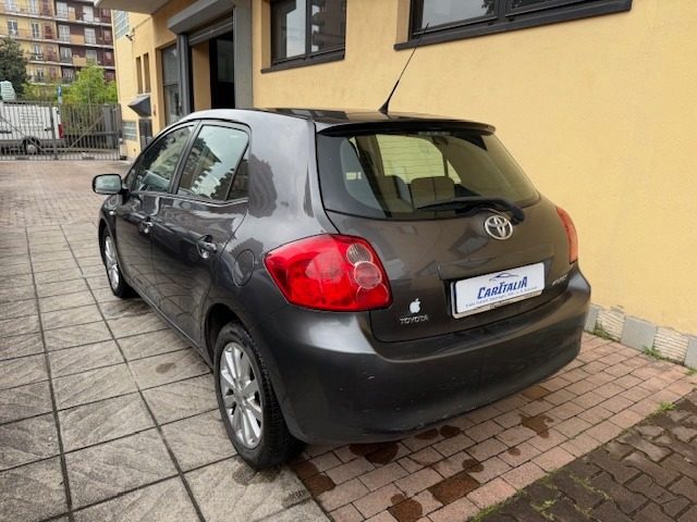 TOYOTA Auris usata, con Autoradio