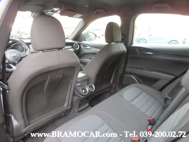 ALFA ROMEO Stelvio usata, con Sedile posteriore sdoppiato