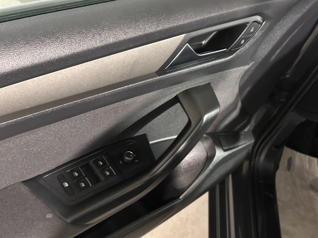 VOLKSWAGEN T-Roc usata, con ESP