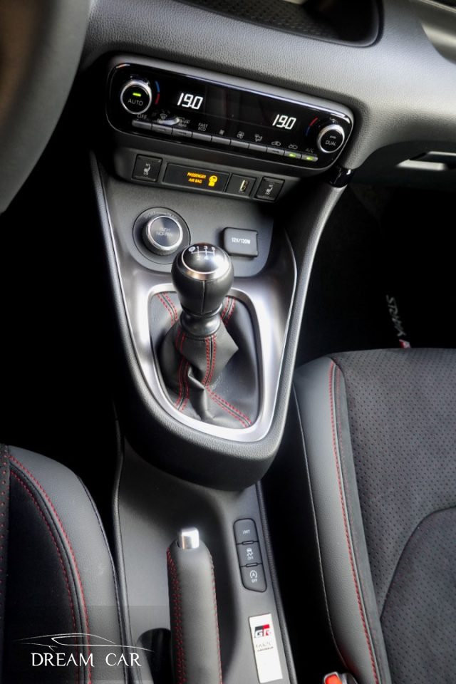 TOYOTA Yaris usata, con ESP