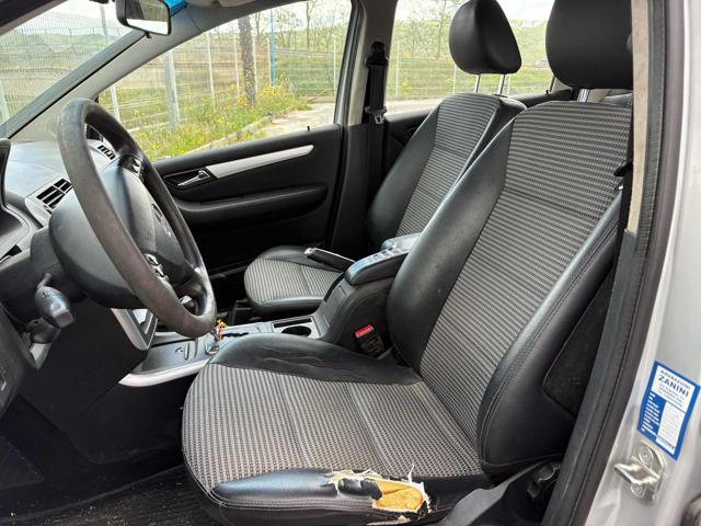 MERCEDES-BENZ A 180 usata, con Chiusura centralizzata
