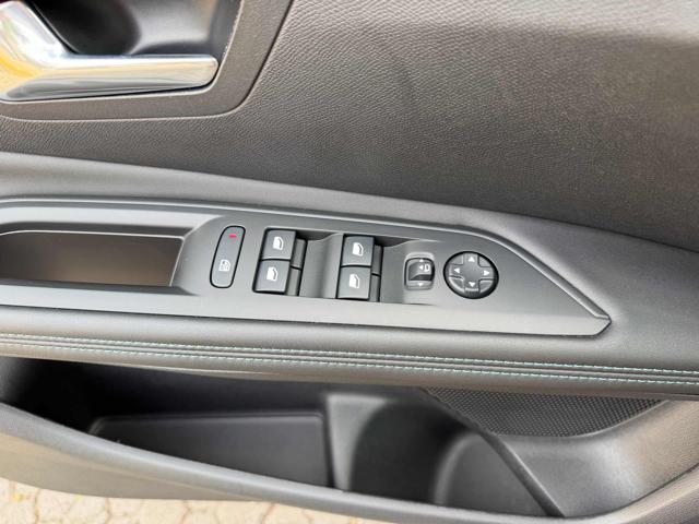 PEUGEOT 3008 usata, con Sedile posteriore sdoppiato