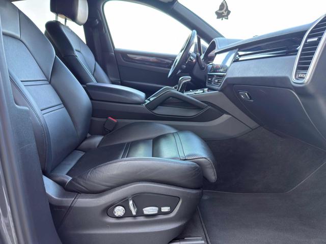 PORSCHE Cayenne usata, con Interni in pelle