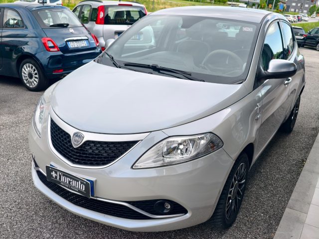 LANCIA Ypsilon usata, con Autoradio