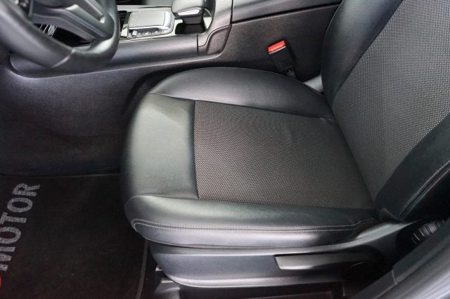MERCEDES-BENZ GLA 180 usata 31
