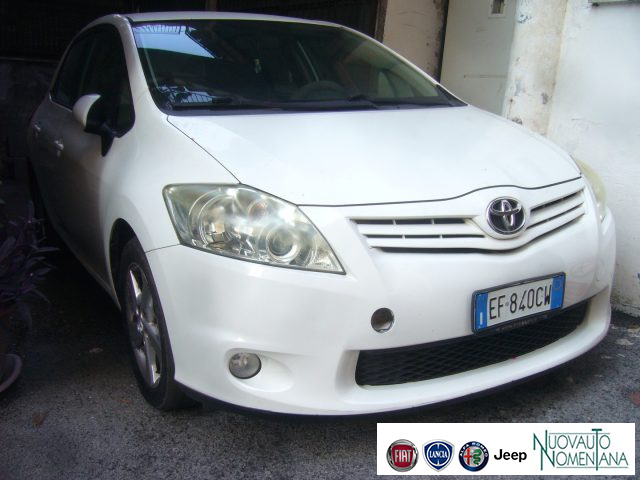 TOYOTA Auris usata, con ABS