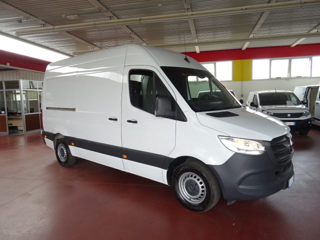 MERCEDES-BENZ Sprinter usata, con Sensore di luce