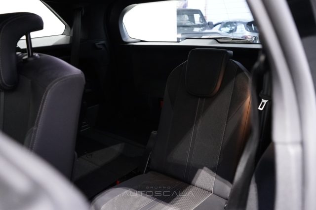 PEUGEOT 5008 usata, con Sensori di parcheggio posteriori