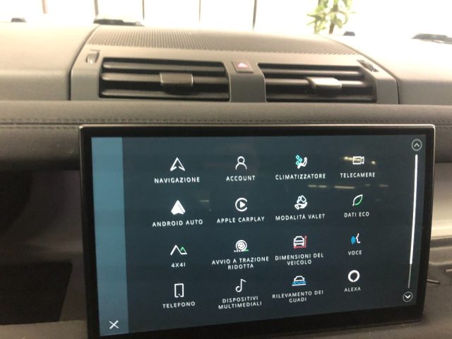 LAND ROVER Defender usata, con Bluetooth