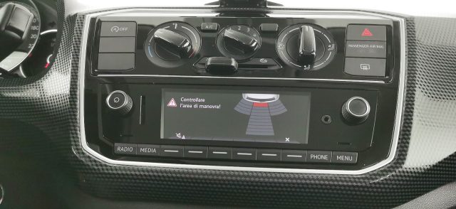 VOLKSWAGEN up! usata 57