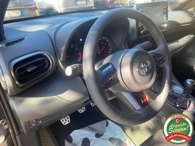 TOYOTA Yaris usata, con Cruise Control
