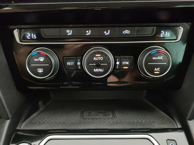 VOLKSWAGEN Passat Alltrack usata, con USB