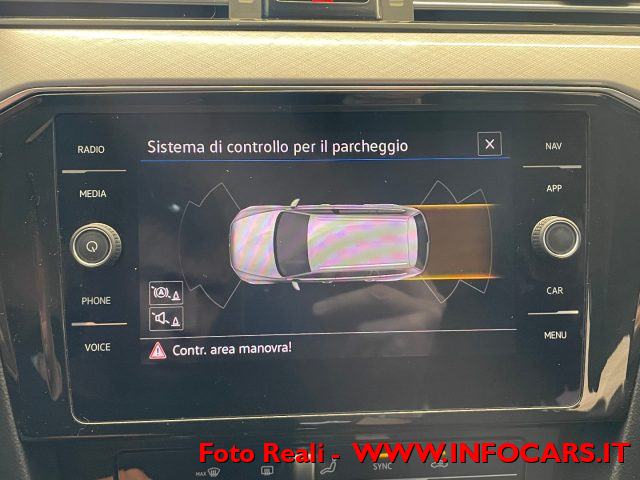 VOLKSWAGEN Passat Variant usata, con Volante in pelle