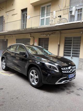 MERCEDES-BENZ GLA 180 usata, con Alzacristalli elettrici