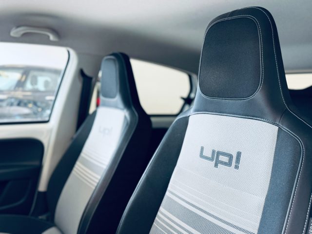 VOLKSWAGEN up! usata, con ESP