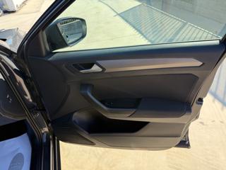 VOLKSWAGEN T-Roc usata 23