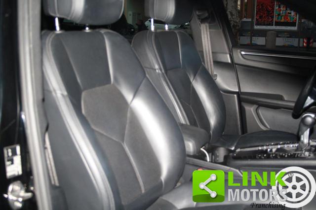 PORSCHE Macan usata, con Hill holder