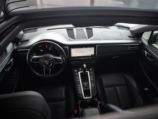 PORSCHE Macan usata, con Fari LED
