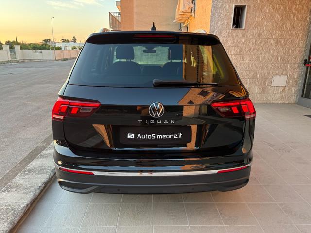 VOLKSWAGEN Tiguan usata, con Autoradio