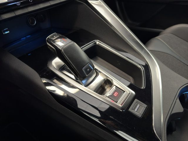 PEUGEOT 3008 usata, con Fari LED
