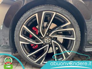 VOLKSWAGEN Golf usata, con Touch screen