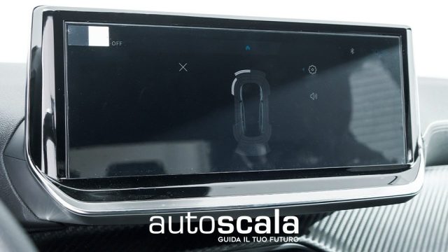 PEUGEOT 208 usata, con USB