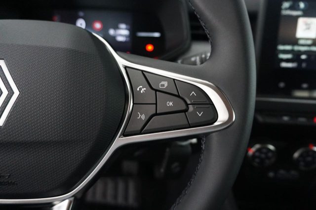 RENAULT Clio usata, con Luci diurne LED