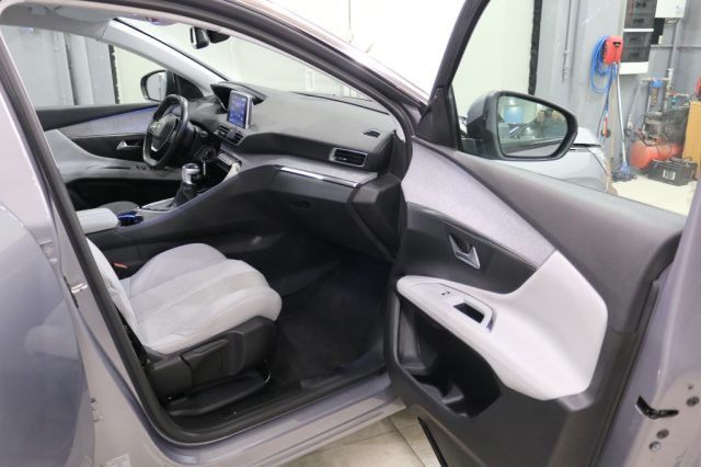 PEUGEOT 3008 usata, con Sensori di parcheggio posteriori