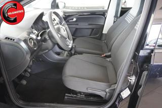 VOLKSWAGEN up! usata, con Autoradio