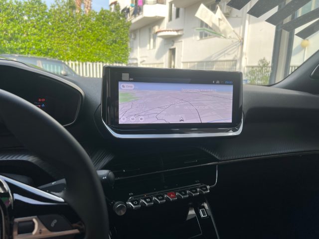 PEUGEOT 2008 usata, con Volante in pelle