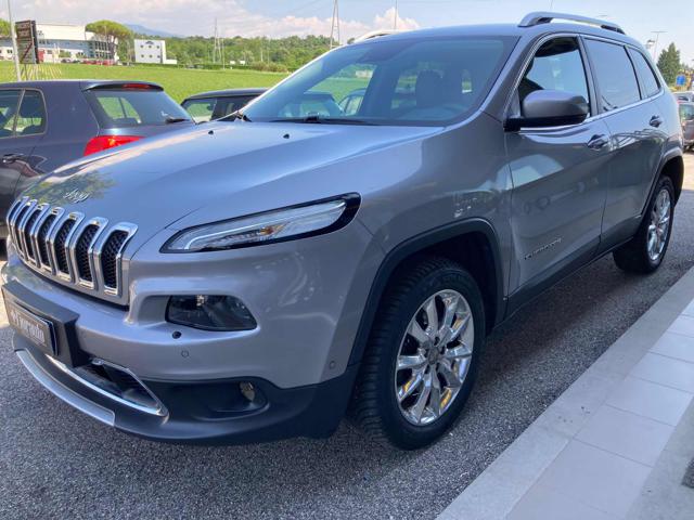 JEEP Cherokee usata, con Autoradio