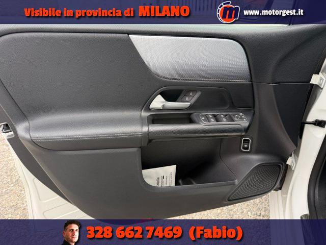 MERCEDES-BENZ B 180 usata, con Leve al volante