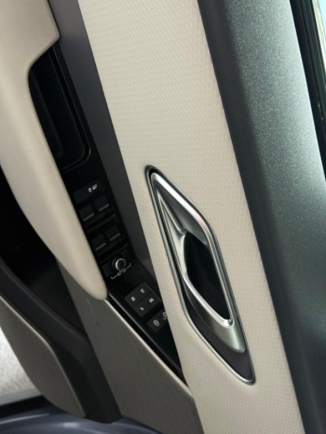 LAND ROVER Range Rover Velar usata, con Climatizzatore
