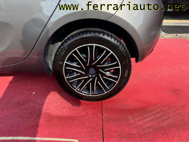 LANCIA Ypsilon usata, con Autoradio