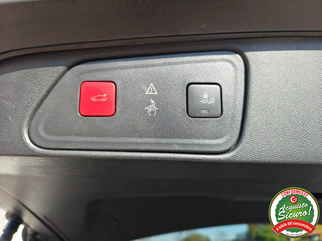 PEUGEOT 3008 usata, con Sistema di navigazione
