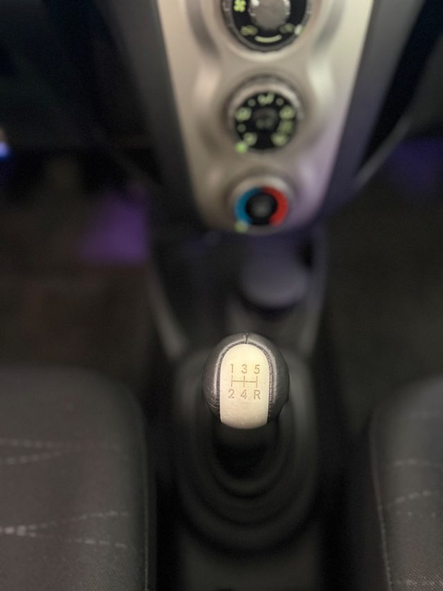 TOYOTA Yaris usata 5