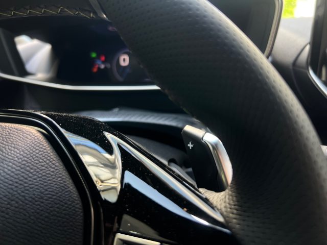 PEUGEOT 2008 usata, con Controllo vocale