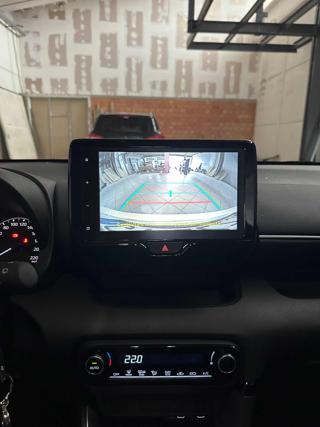 TOYOTA Yaris usata, con USB