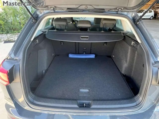 VOLKSWAGEN Golf Variant usata, con Sistema di navigazione