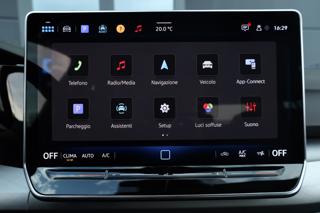 VOLKSWAGEN Golf usata, con Autoradio digitale