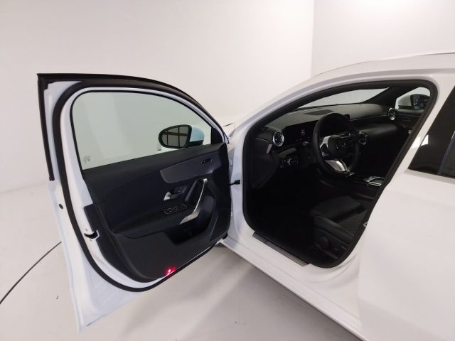 MERCEDES-BENZ A 180 usata, con Sedili riscaldati