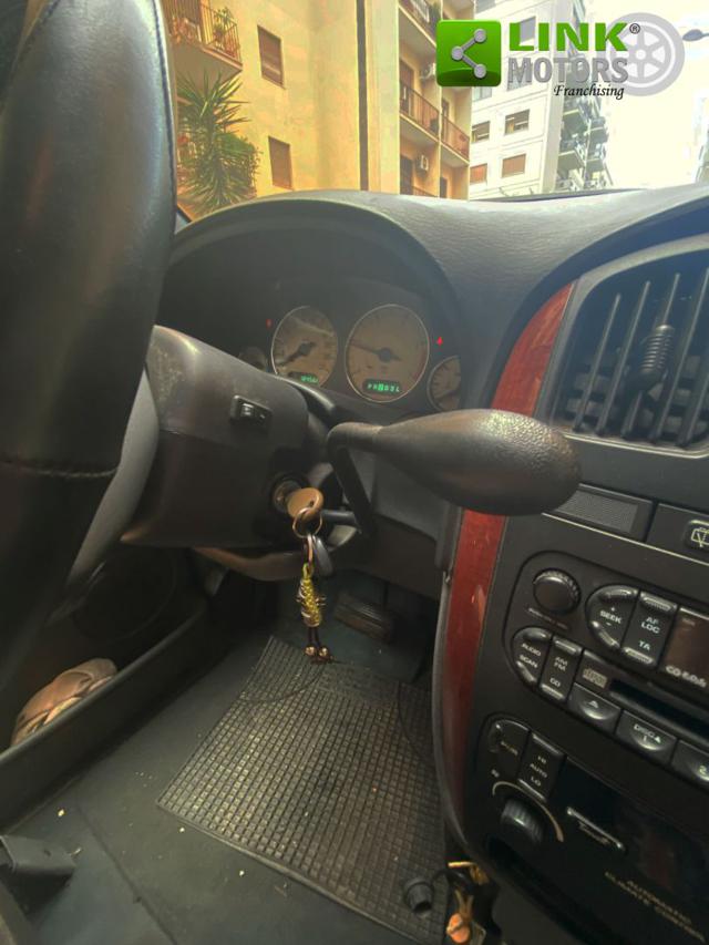 CHRYSLER Voyager usata, con Cruise Control
