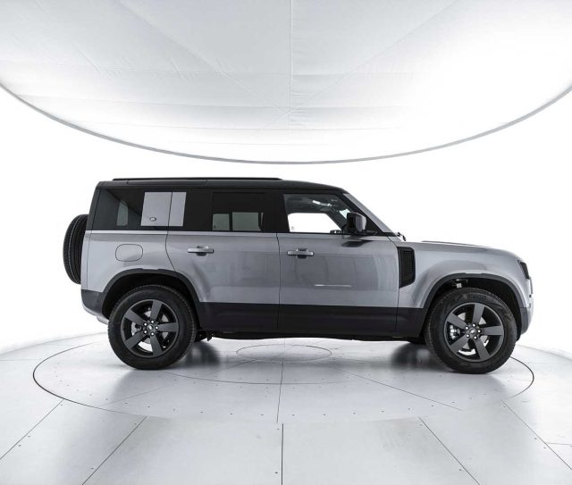 LAND ROVER Defender usata 5