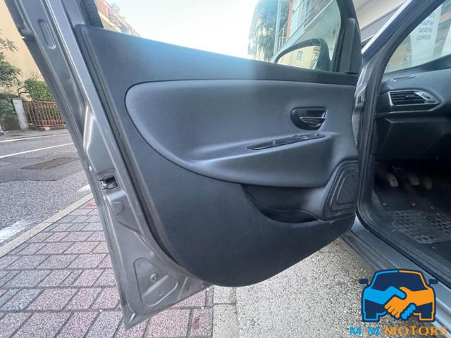 LANCIA Ypsilon usata 24