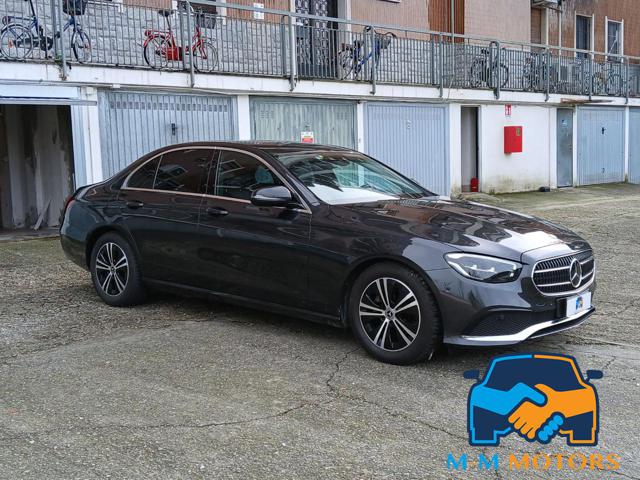 MERCEDES-BENZ E 220 usata, con Airbag laterali