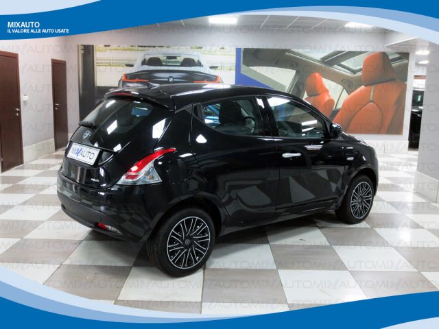 LANCIA Ypsilon usata, con Airbag