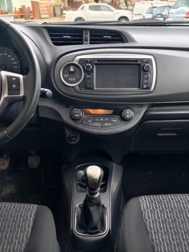 TOYOTA Yaris usata, con Controllo automatico clima