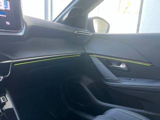 PEUGEOT 208 usata, con Touch screen