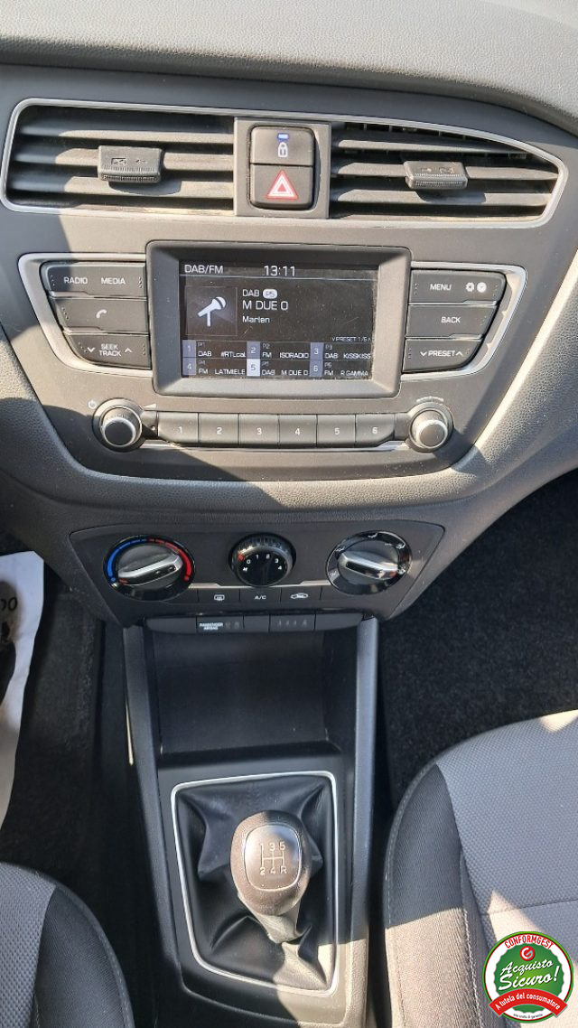 HYUNDAI i20 usata, con Autoradio