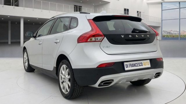 VOLVO V40 Cross Country usata, con Cerchi in lega